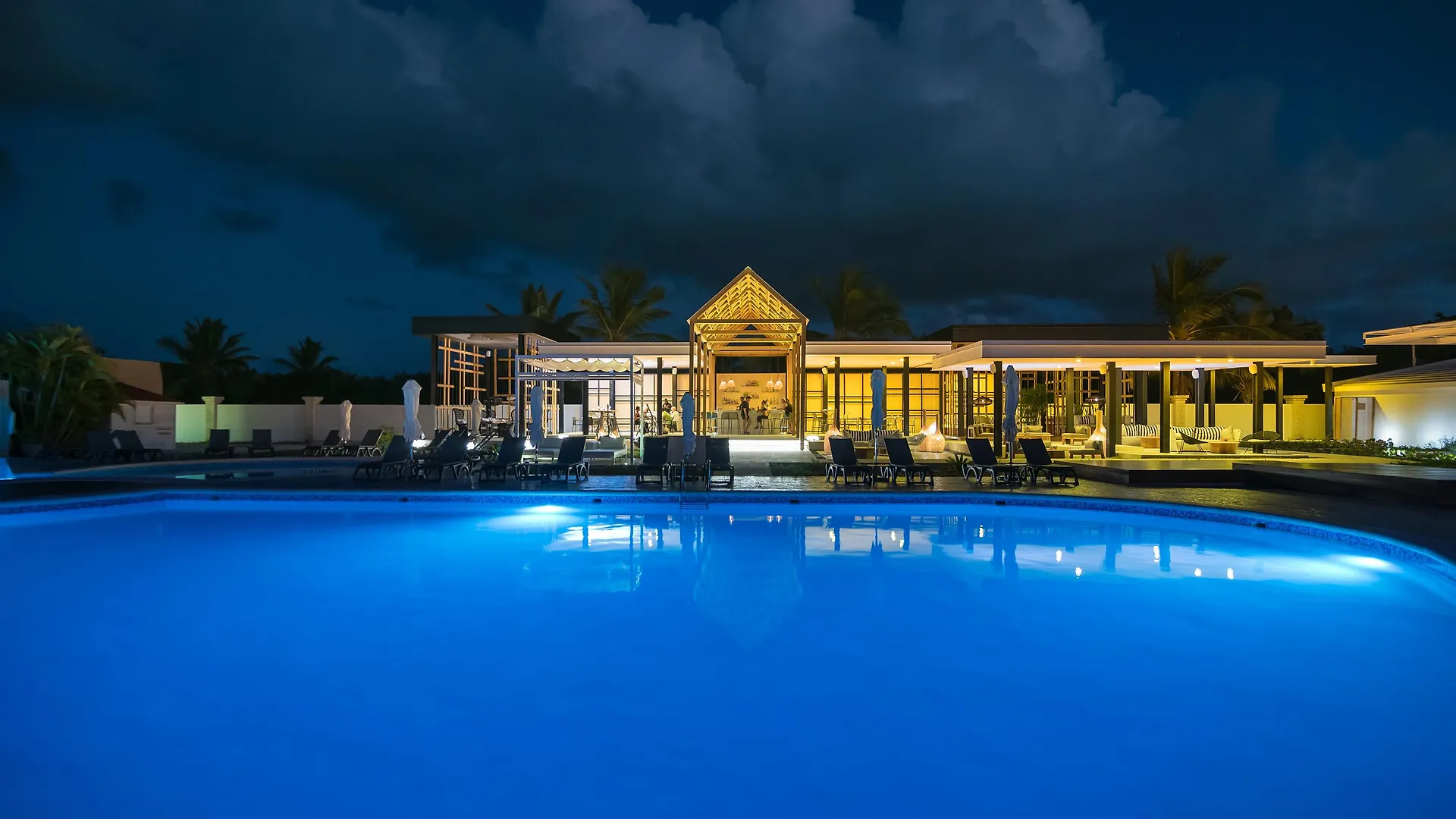 אתר נופש מלון פונטה קאנה Catalonia Royal Bavaro (Adults Only)